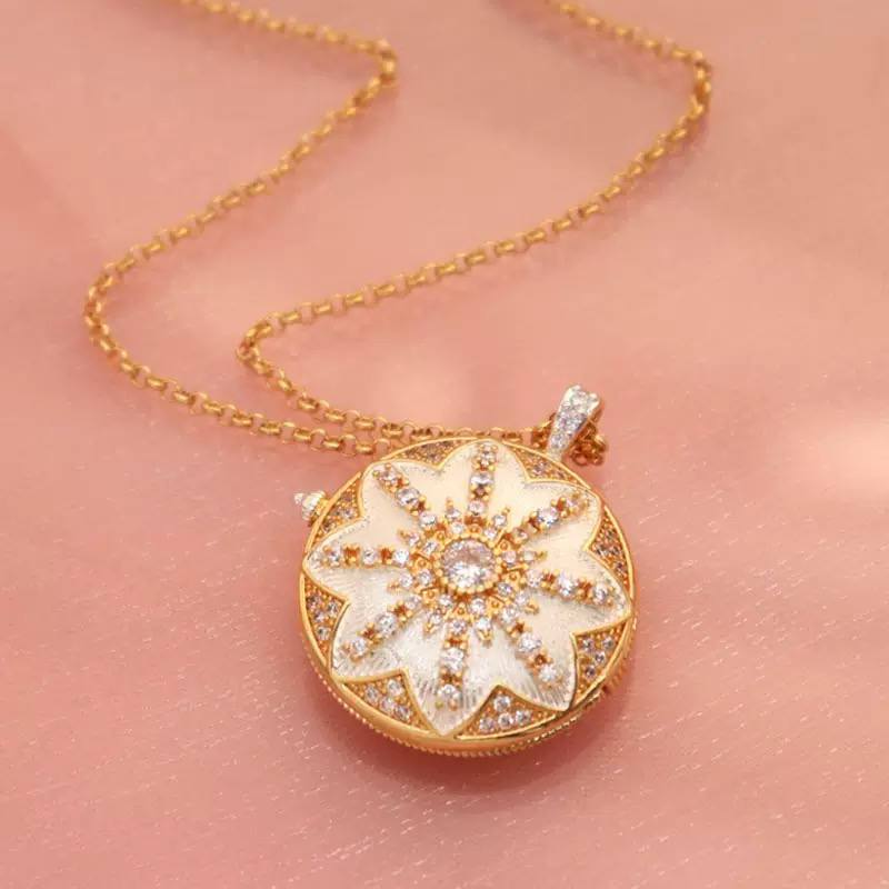 LORVANI Eternal Bloom Locket – Gold Vintage Pendant with Ruby & Secret Compartment